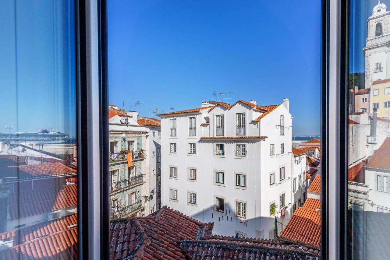 Apartment Joivy Cosy 1-bed Flat With Seaview In Alfama Lissabon