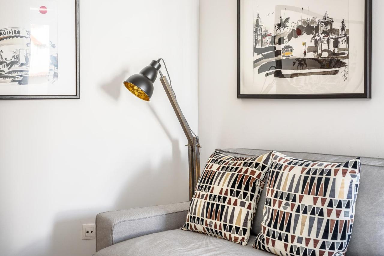 Joivy Cosy 1-bed Flat With Seaview In Alfama Lissabon